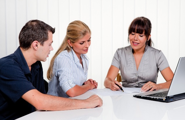 Husband and wife with Counselor